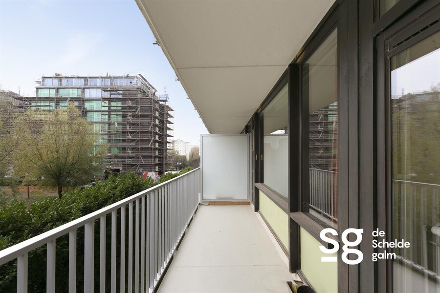 Te renoveren appartement met garage vlakbij Watersportbaan