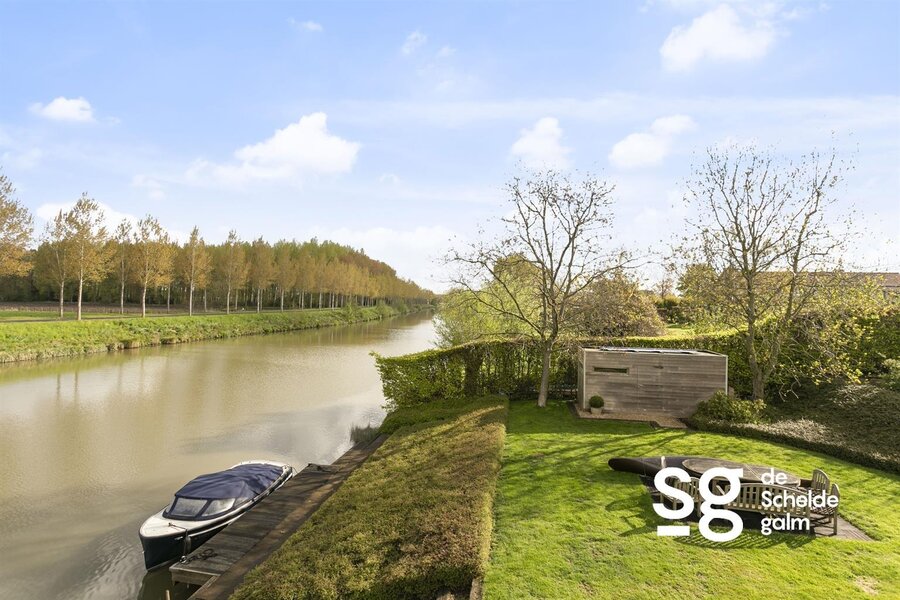 Ruime woning aan de Leie