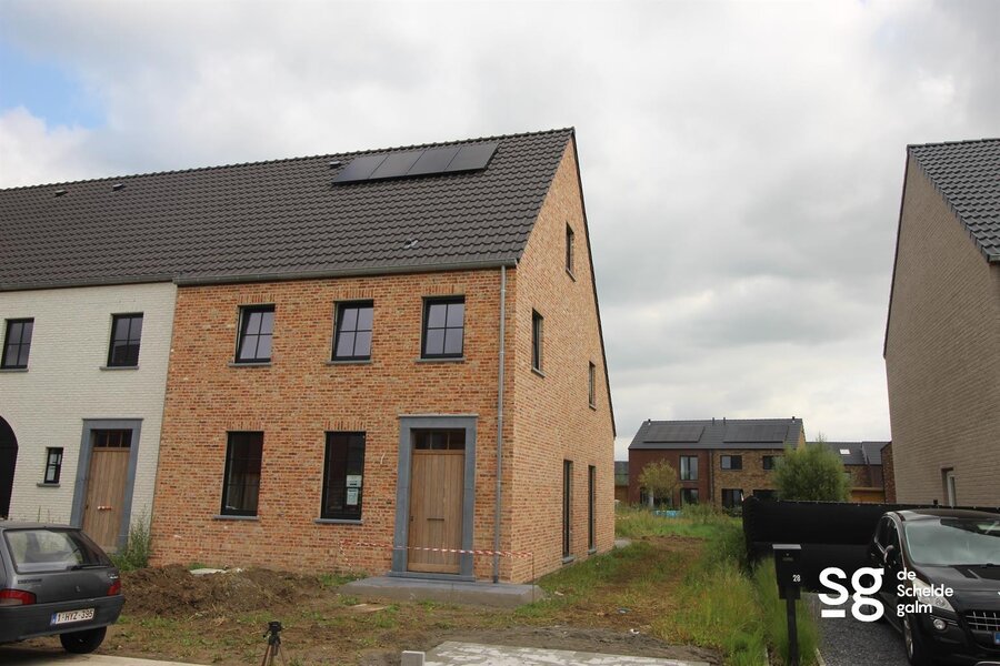 Ruime nieuwbouwwoning in centrum De Pinte