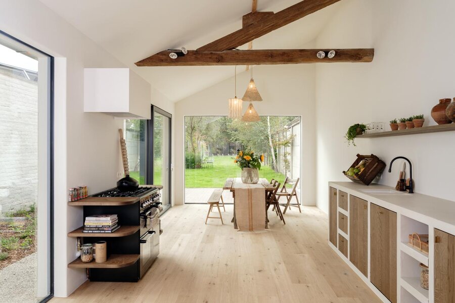 Charmant renovatieproject met grote tuin gelegen te Melle!