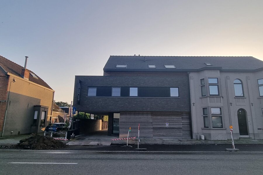 Recent duplex appartement in Eke