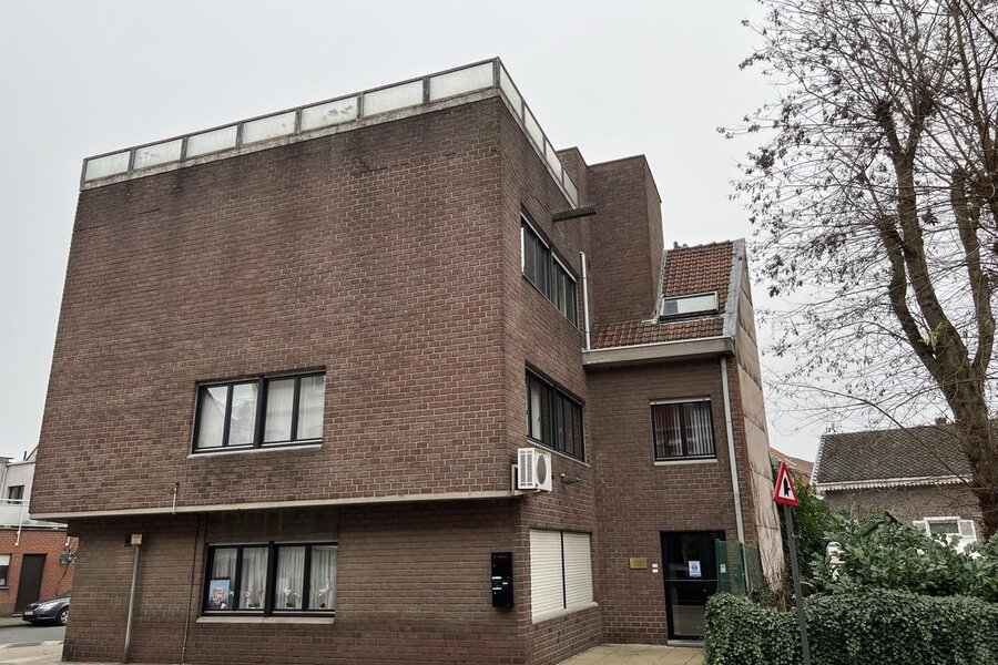 Ruim 1 - slaapkamer appartement met groot terras te huur!