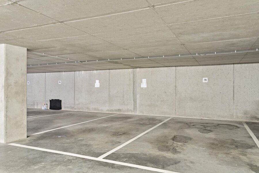 Ruime parkeerplaatsen te koop