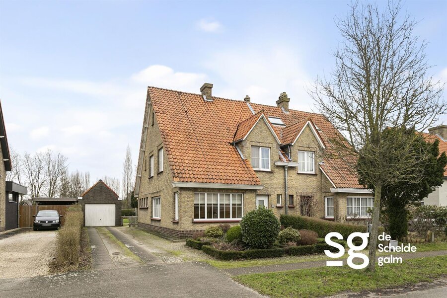 Te renoveren woning in hartje De Pinte