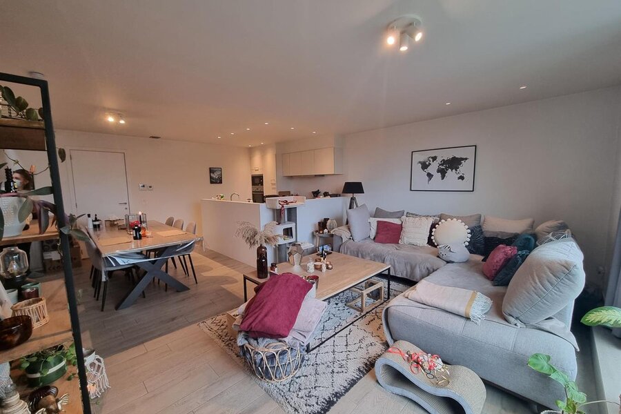 Recent duplex appartement in Eke