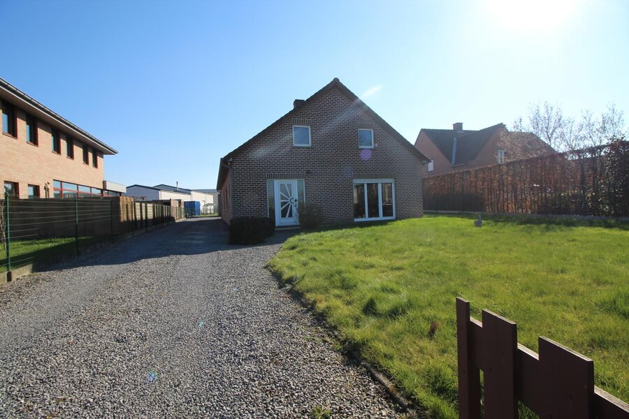 Bungalow met achterliggende weide