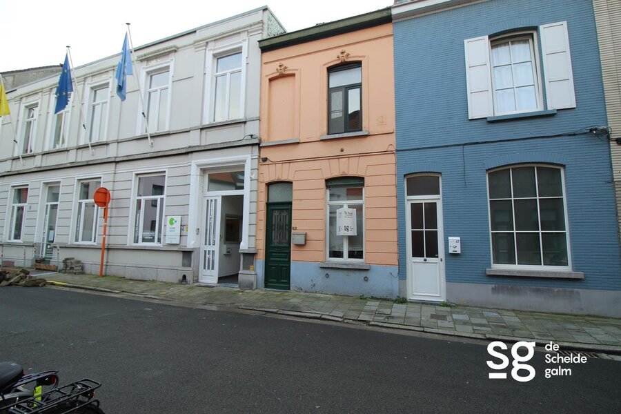 Charmant rijhuis met 3 slaapkamers te Gent!