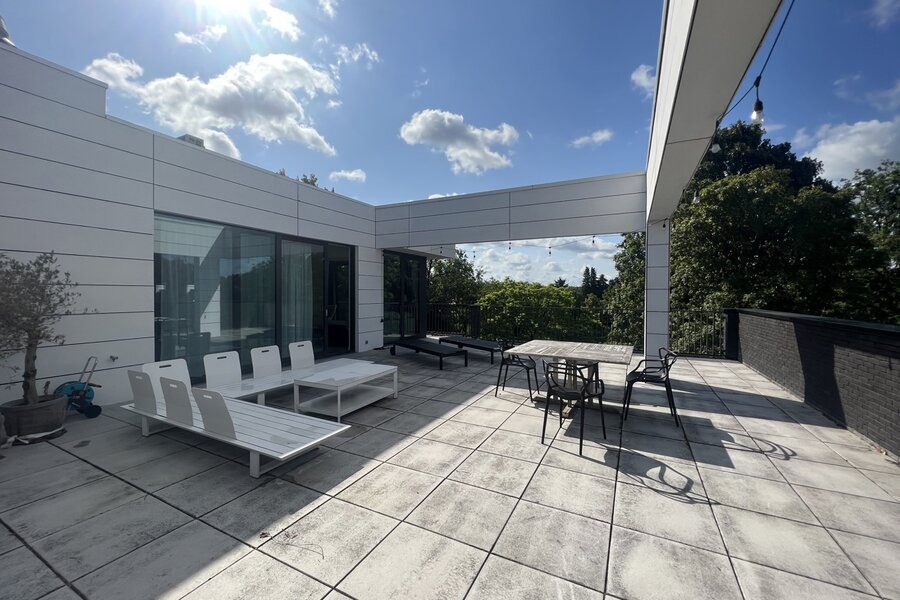 Nieuw appartement met riant terras op toplocatie