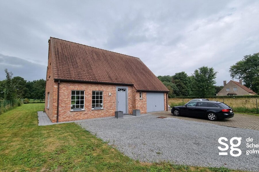 Ruime woning met prachtig zicht in De Pinte