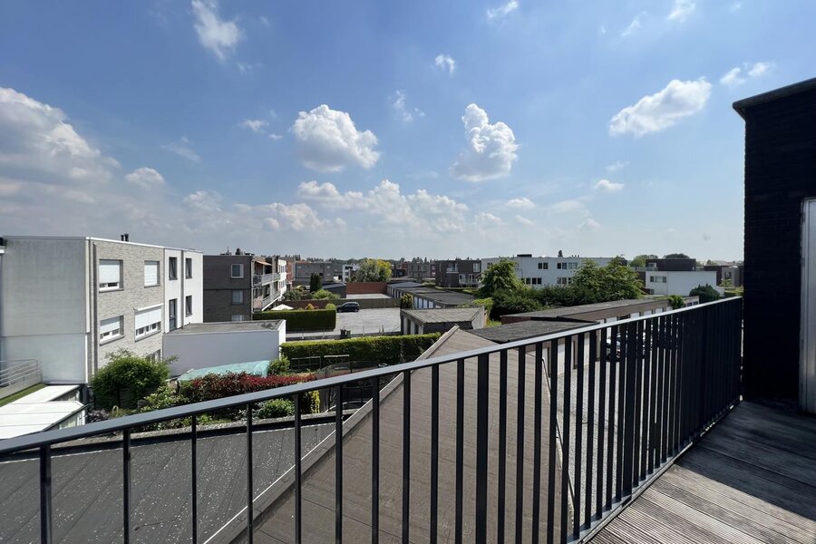 Gerenoveerd appartement te Zwijnaarde