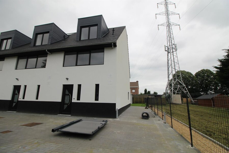 Verassend ruime woning in doodlopende straat