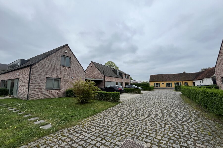 Ruime woning op rustige locatie