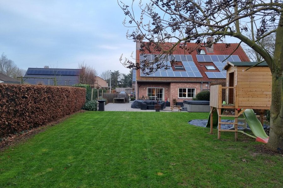 Verassend ruime woning in doodlopende straat