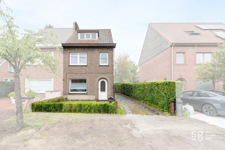 Te renoveren woning in het hart van De Pinte