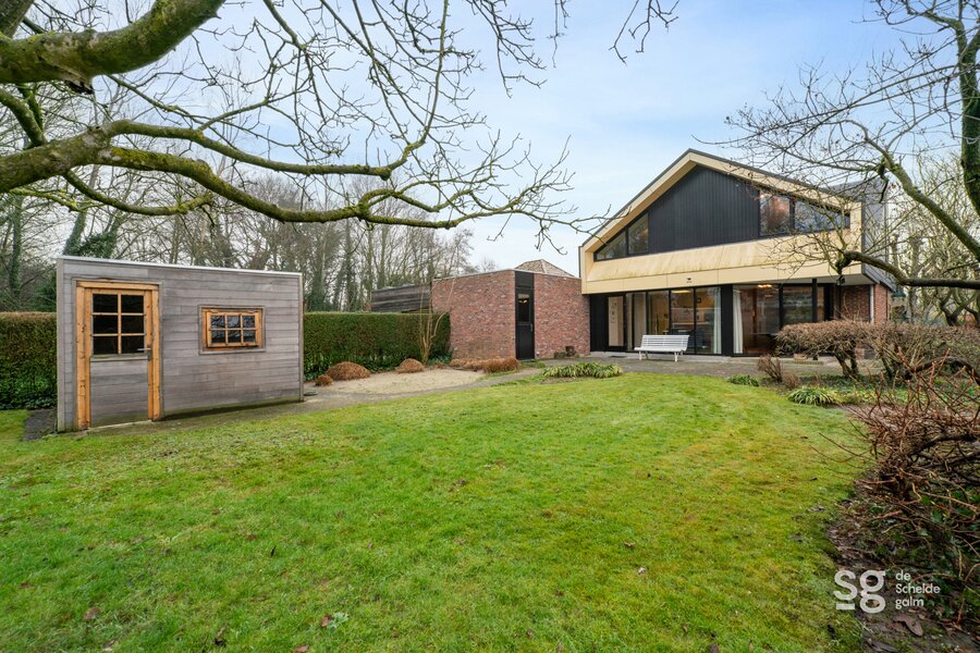 Op te frissen woning in een rustige wijk