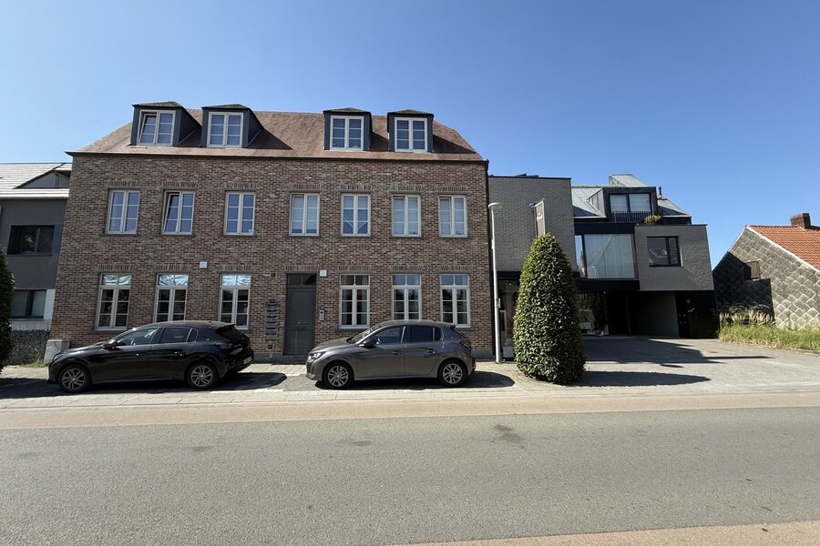 Ruim appartement met 2 slaapkamers in het centrum van De Pinte