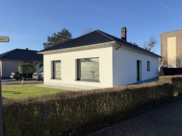Praktische bungalowwoning met tuin in het centrum van De Pinte - 1