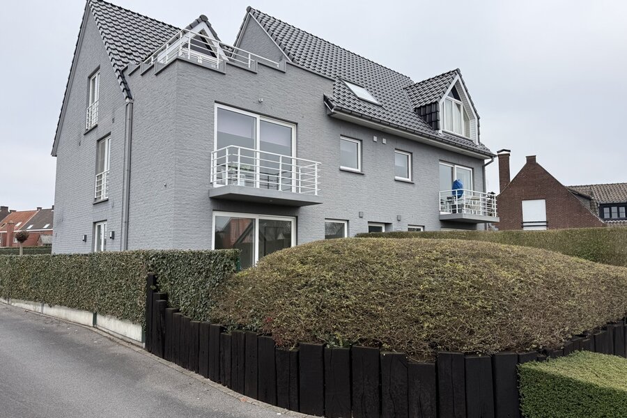 Gelijklvoers 3-slpk appartement met tuintje