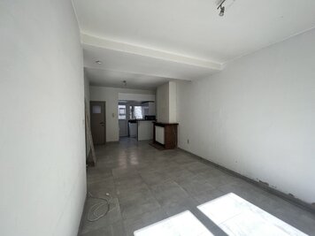 Centraal gelegen rijwoning met koertje - 4