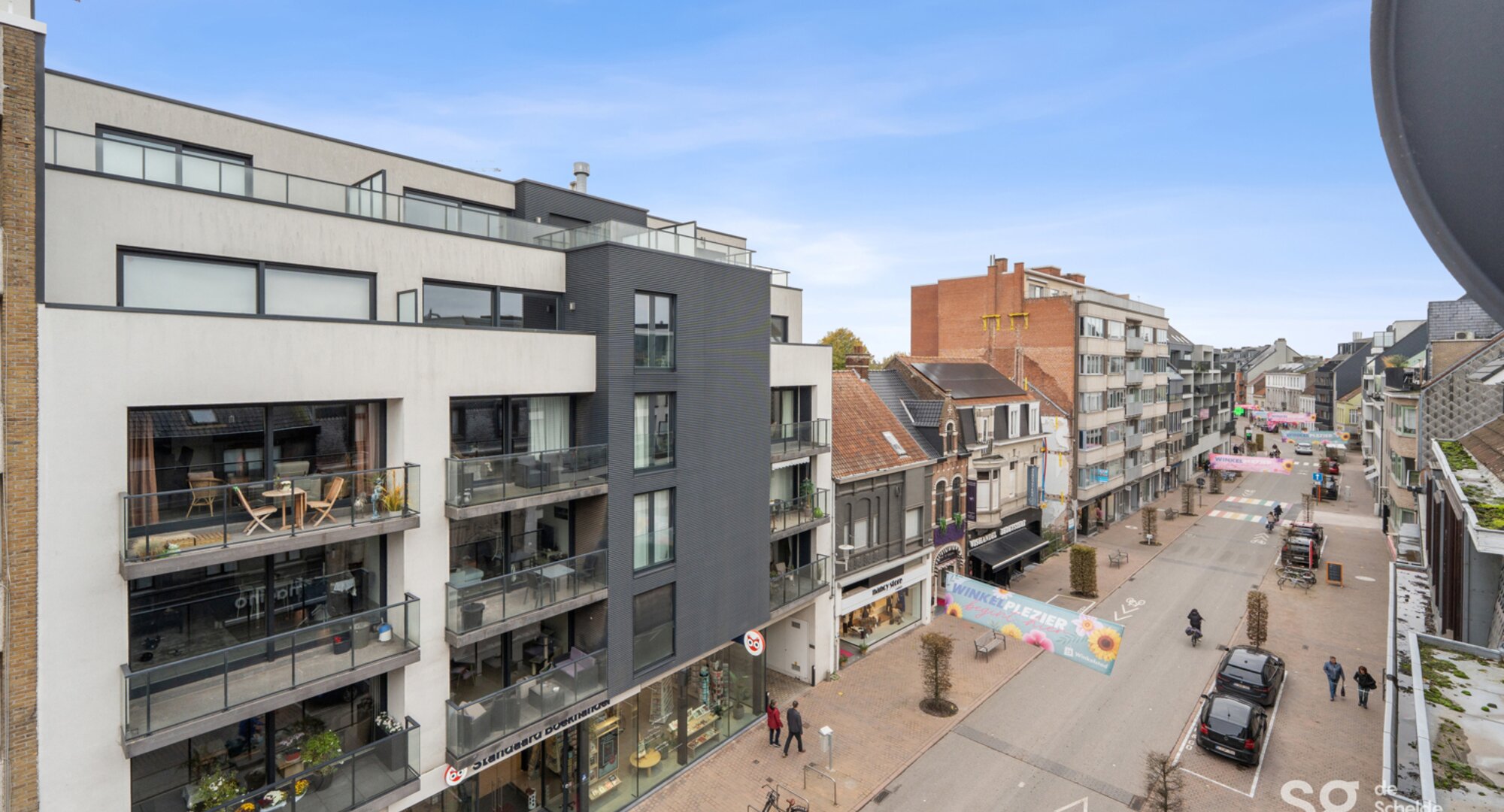 Instapklaar appartement met staanplaats in het hart van Deinze