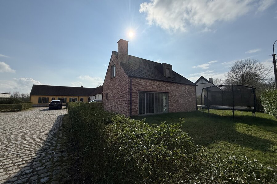 Ruime woning op rustige locatie