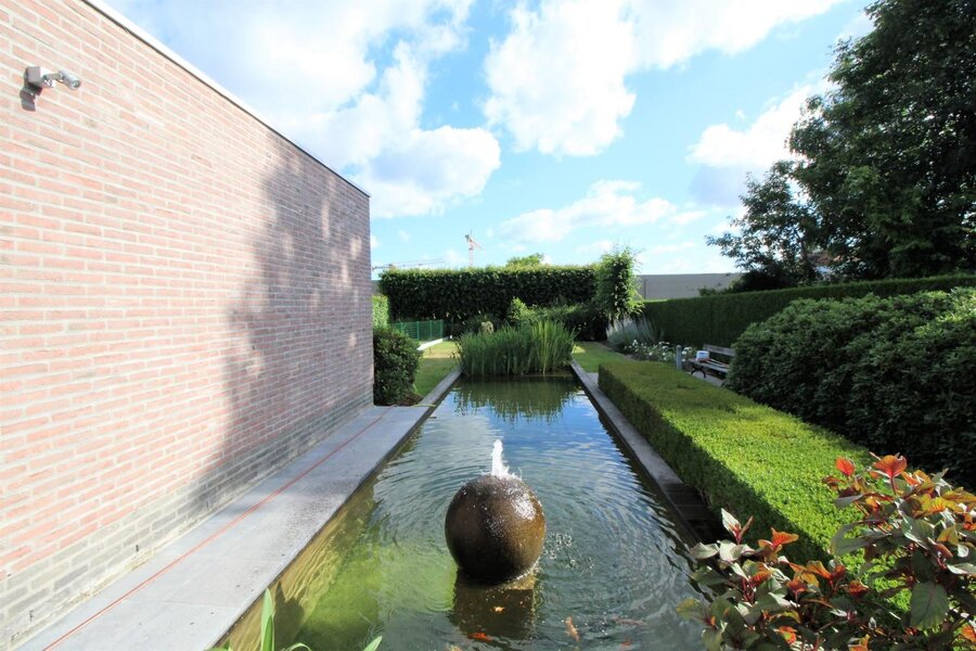 Gezellige halfopen bebouwing op een rustige locatie in De Pinte.