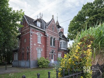 Uitzonderlijke Kasteelvilla Villa du Docteur, nabij het dorp - 1
