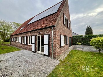 Ruime, karaktervolle woning op een mooie en rustige locatie - 1