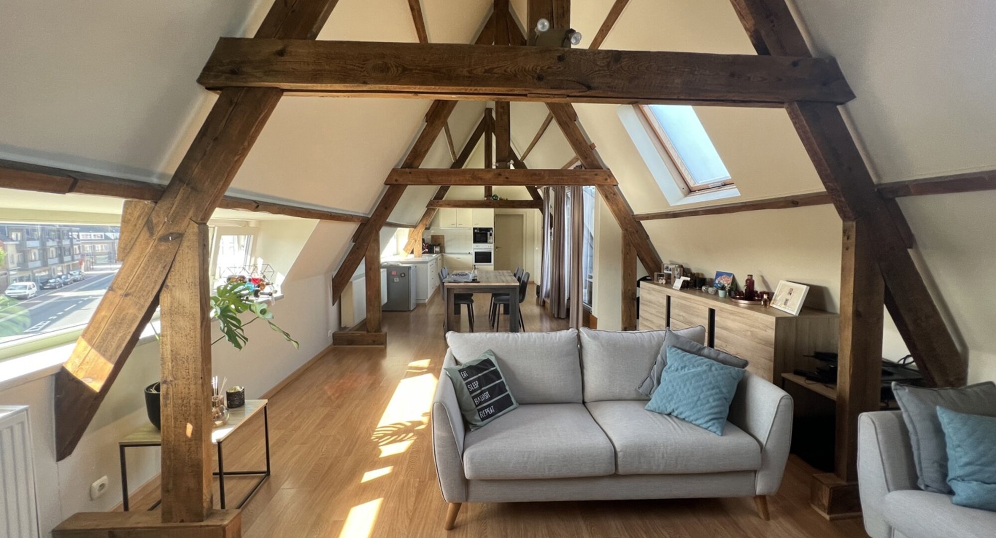 Centraal gelegen appartement in loftstijl met terras