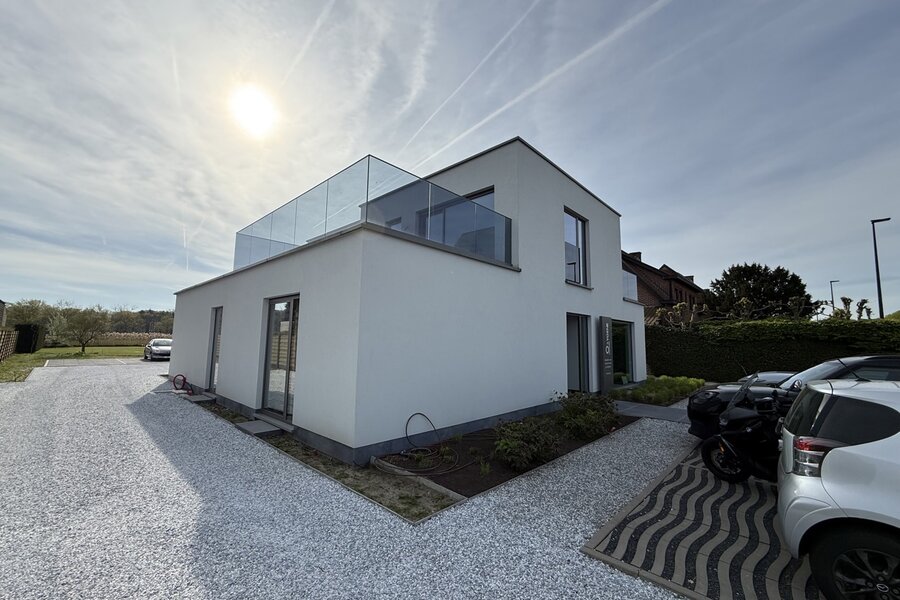 Modern en lichtrijk nieuwbouwappartement in Nazareth