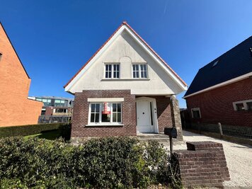 Gerenoveerde woning in het centrum van De Pinte - 1