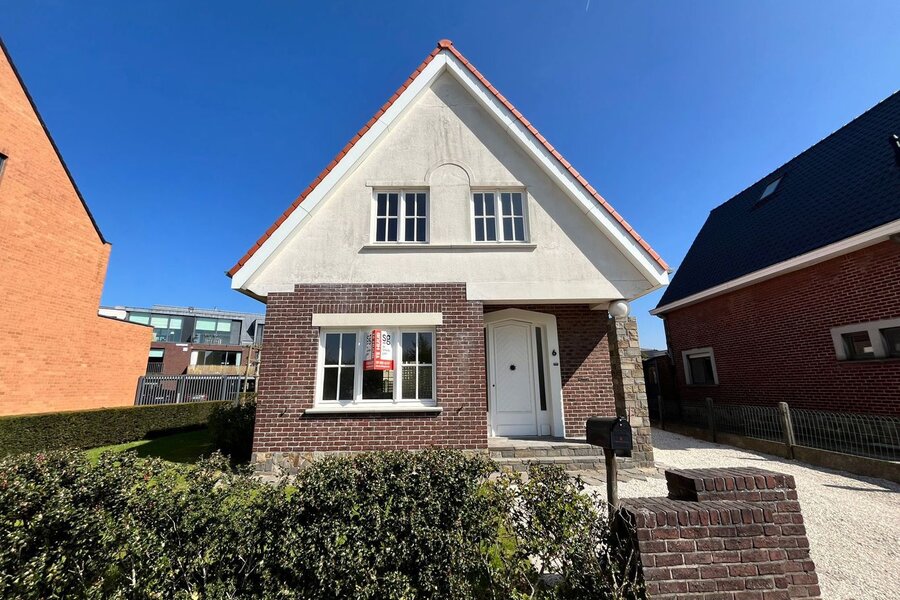 Gerenoveerde woning in het centrum van De Pinte