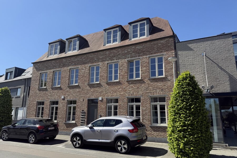 Ruim appartement met 2 slaapkamers in het centrum van De Pinte