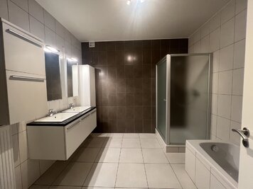 Ruim appartement met 2 slaapkamers in het centrum van De Pinte - 9