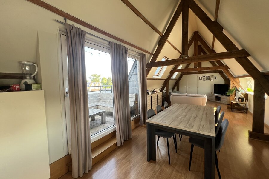 Centraal gelegen appartement in loftstijl met terras