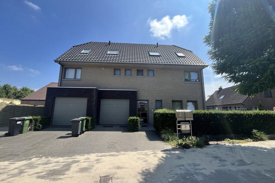Ruim appartement met tuin nabij Zwijnaarde dorp