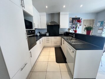Ruim appartement met tuin nabij Zwijnaarde dorp - 3