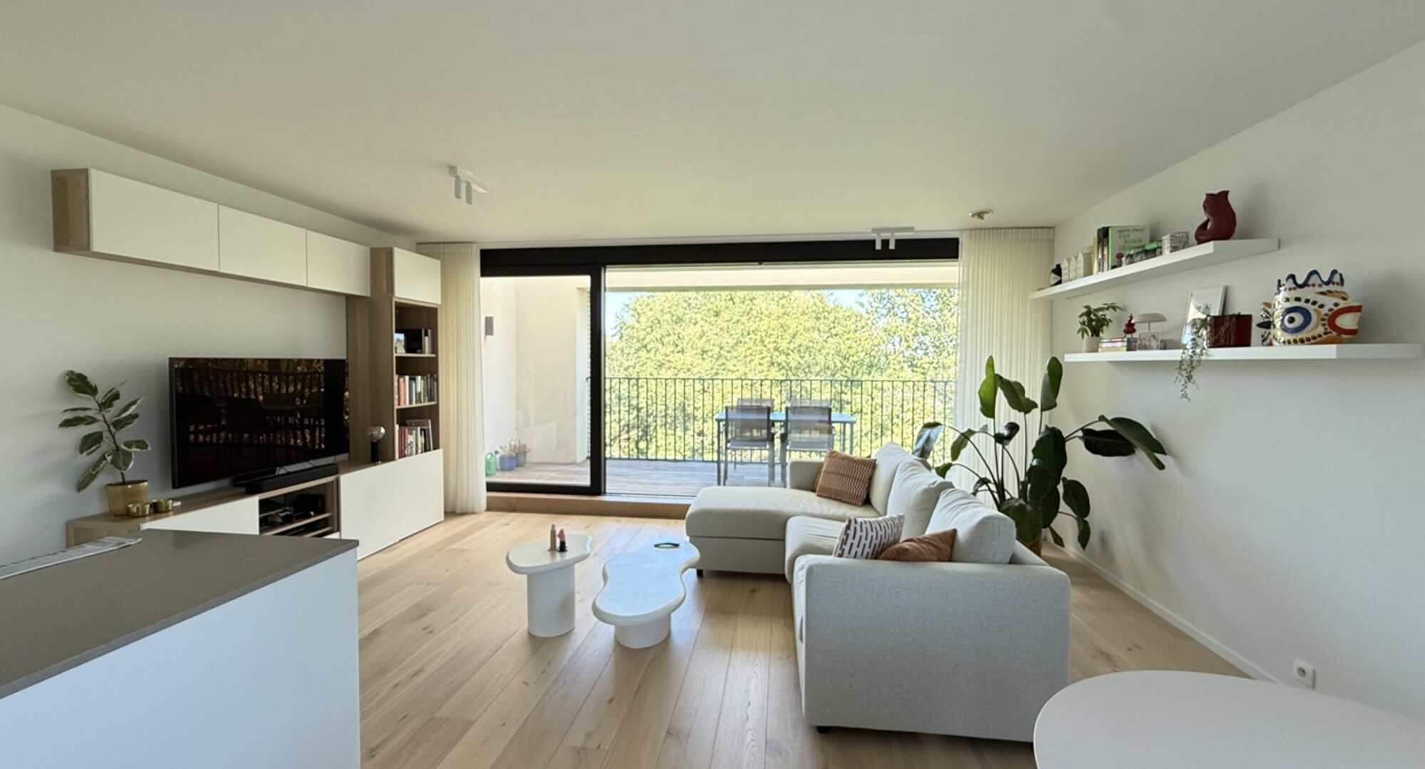 Ruim wonen op het  tweede verdieping van het gebouw Mondriaan II.