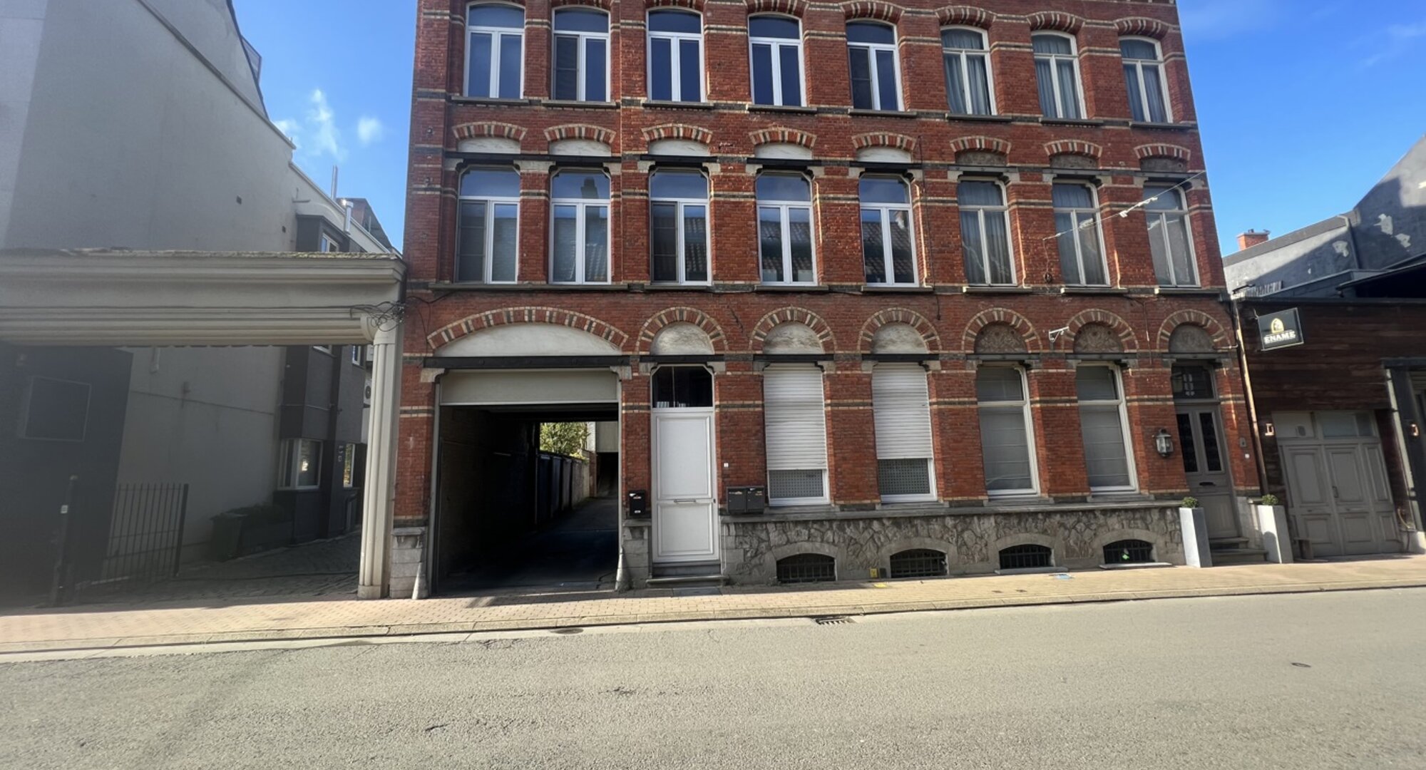Dakappartement aan het station te Zottegem te huur!