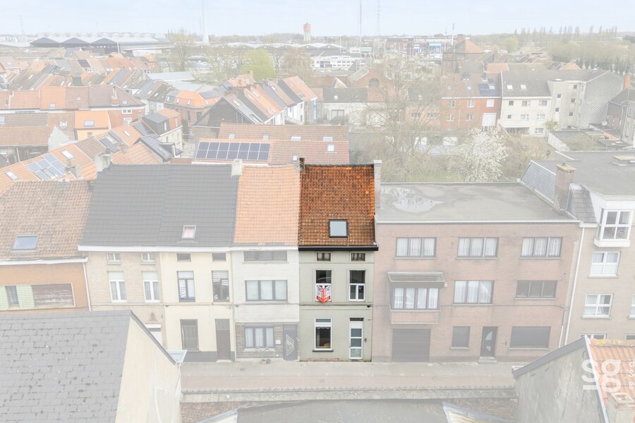 Te renoveren woning met leuk tuintje