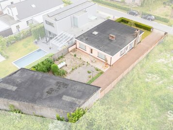 Te renoveren bungalow met aparte werkplaats/magazijn - 3