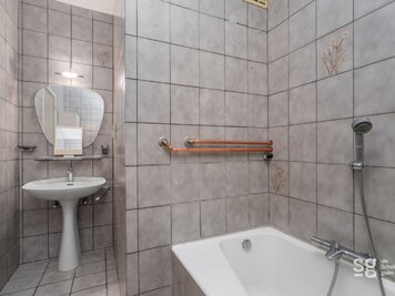 Te renoveren bungalow met aparte werkplaats/magazijn - 9